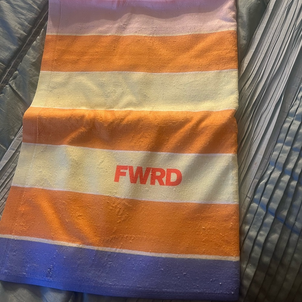 Fwrd bright towel